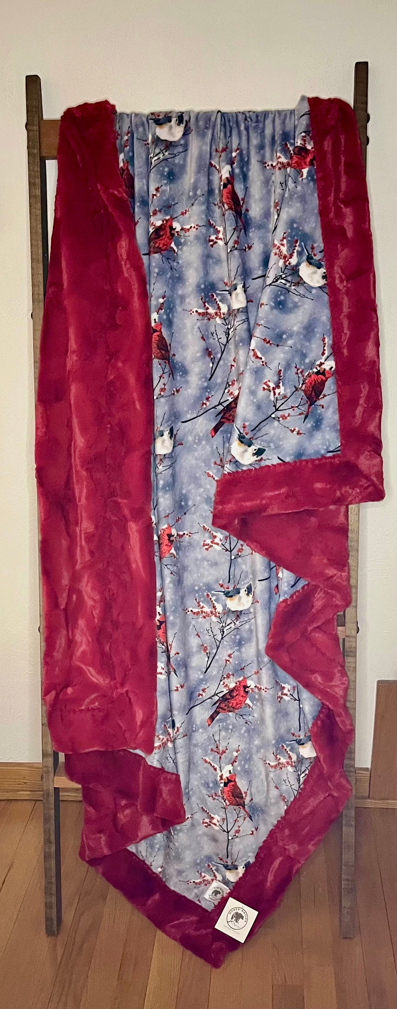 Cardinal Sparrow/Cardinal Hide Adult Throw