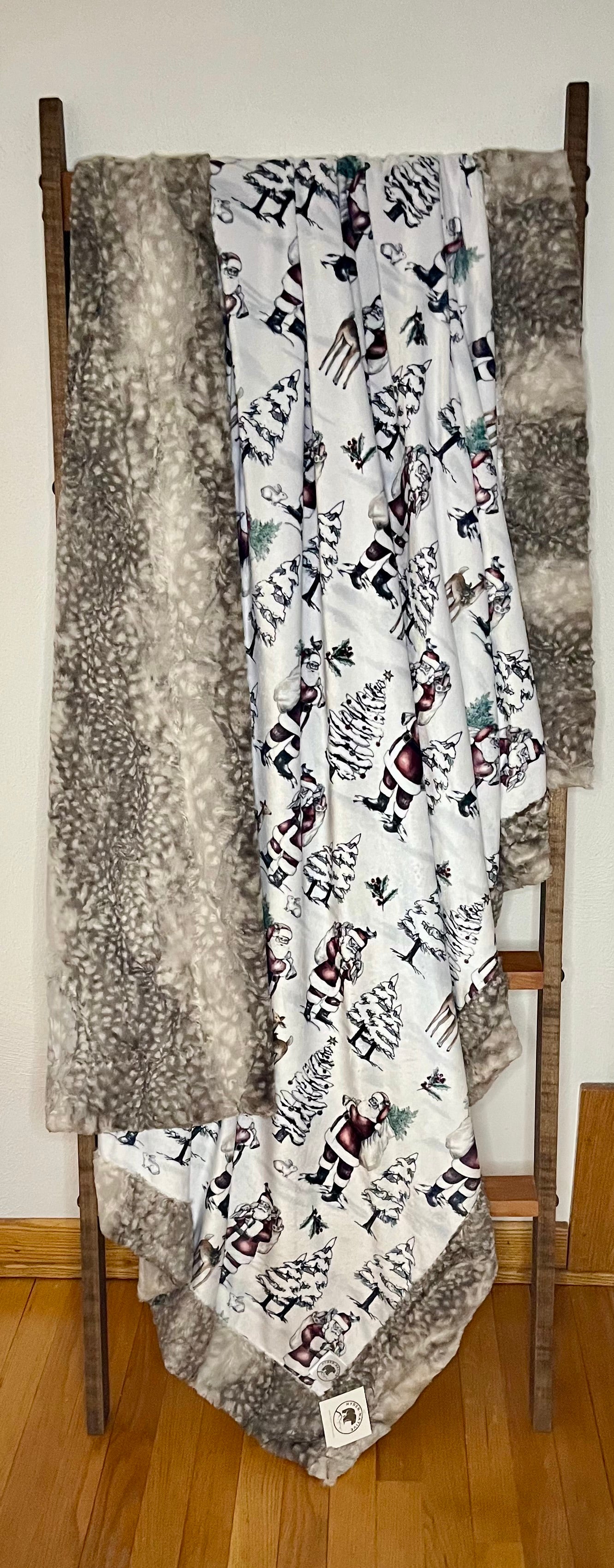 Santa Sketch/Metal Fawn Adult Throw