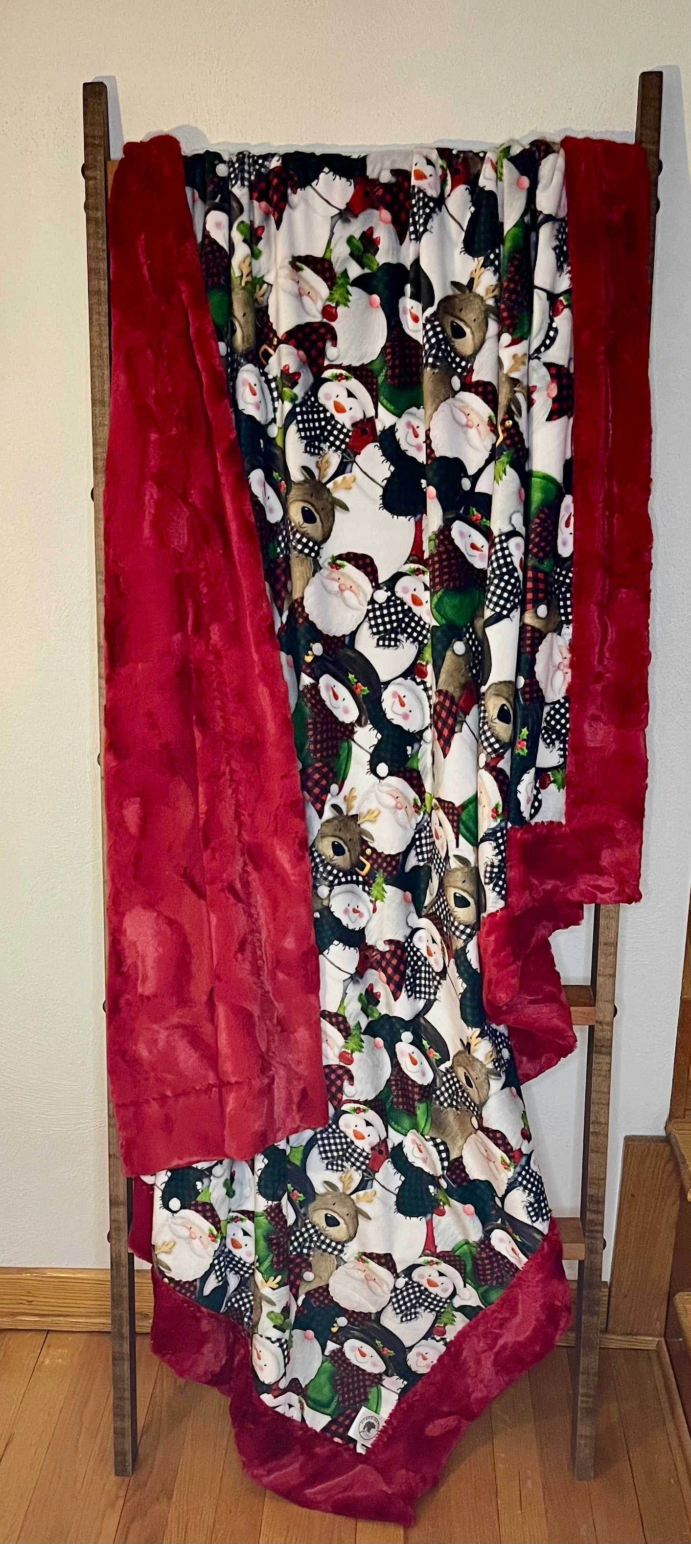 Snowmies/Cardinal Hide Adult Throw