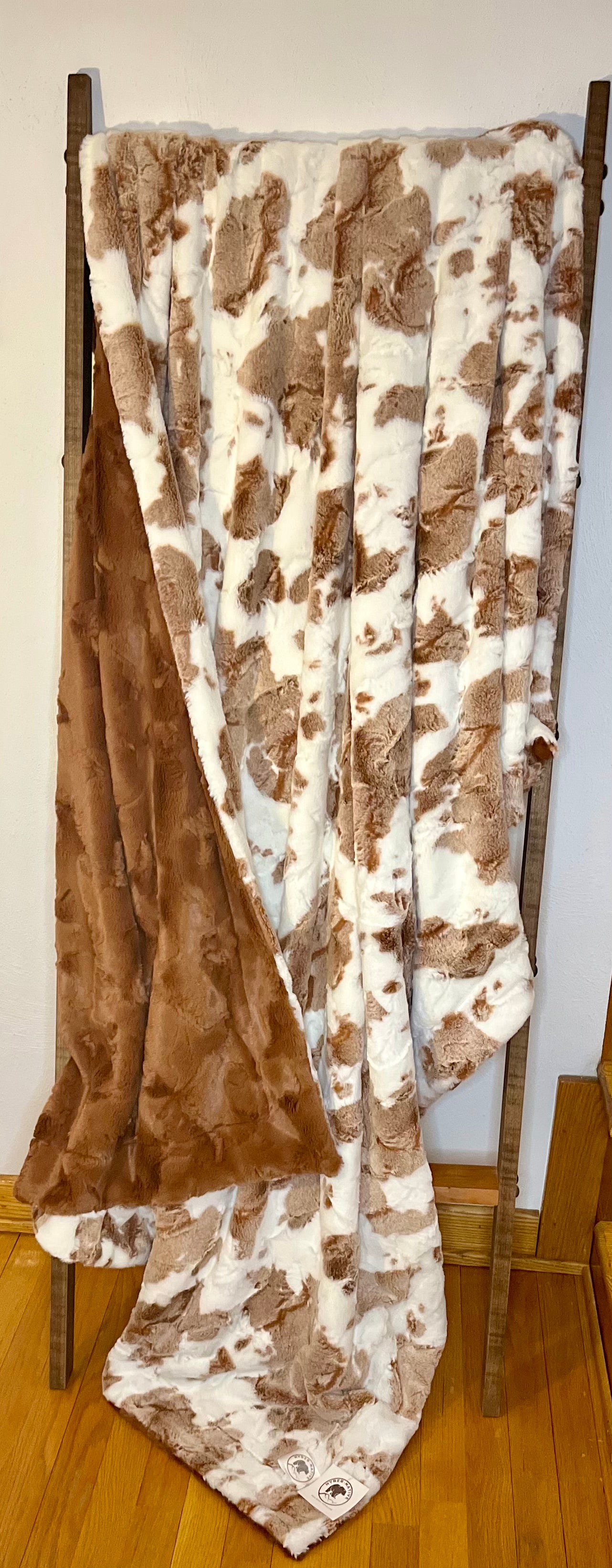 Woodland Baby Calf/Woodland Hide Summit Throw