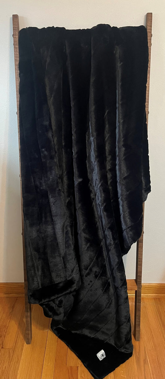 Black Sidney, Double-Sided Summit Throw