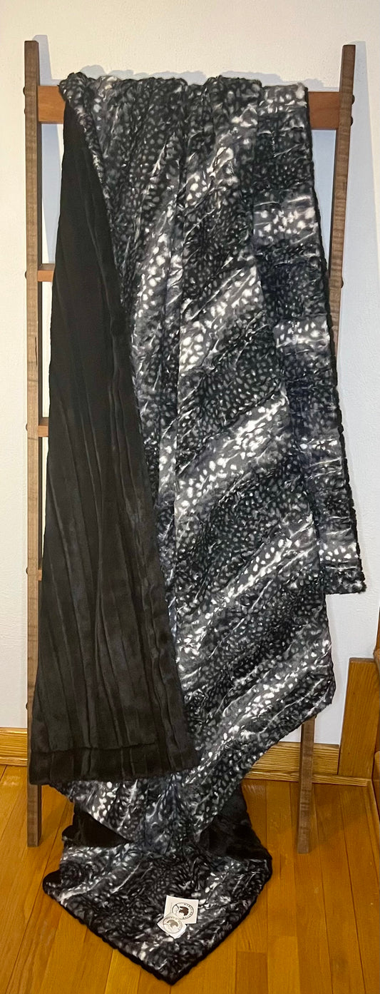 Fawn Caviar/Vienna Black Summit Throw