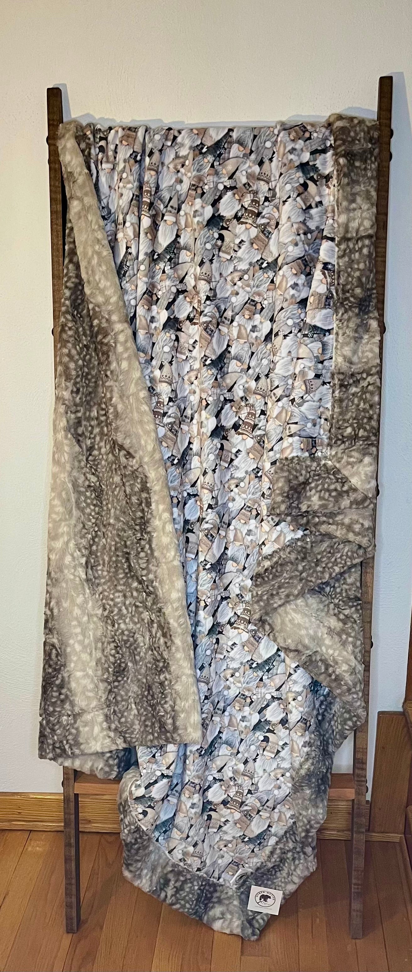 Holiday Gnome Natural/Metal Fawn Adult Throw