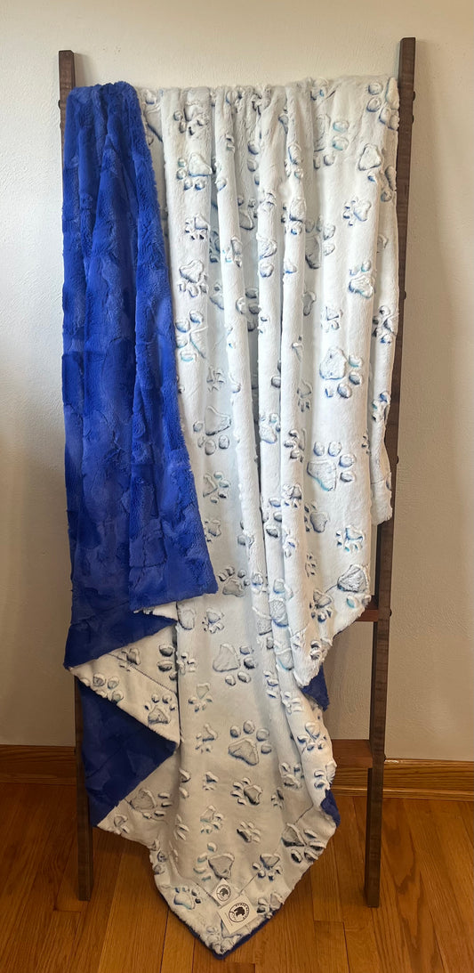 Prism Paws Nautical Blue/Marlin Blue Summit Throw