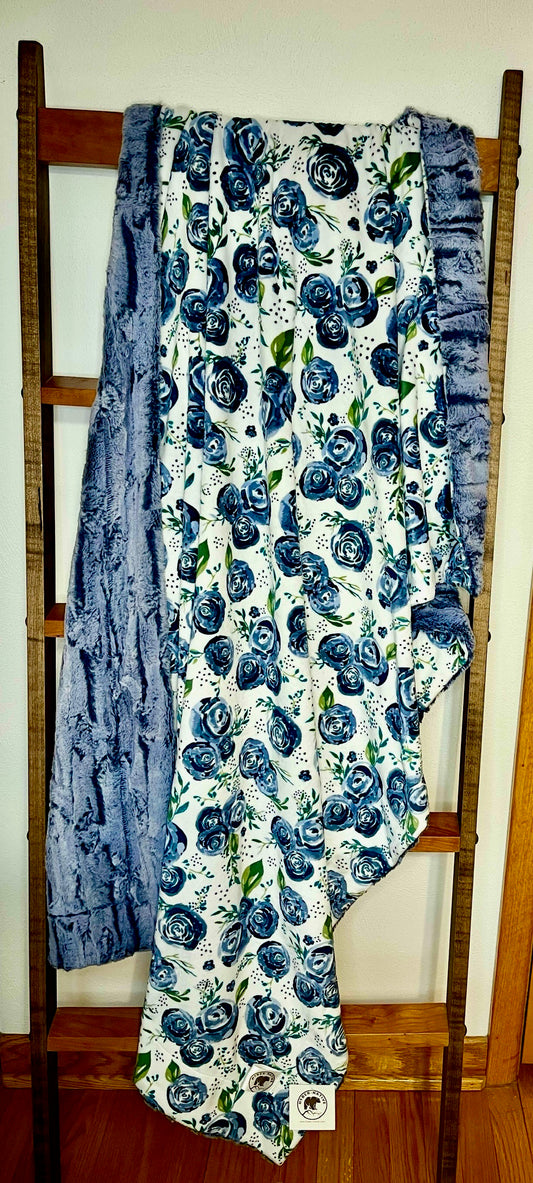 Rosie Navy/Forest for Winter Sky Travel Throw