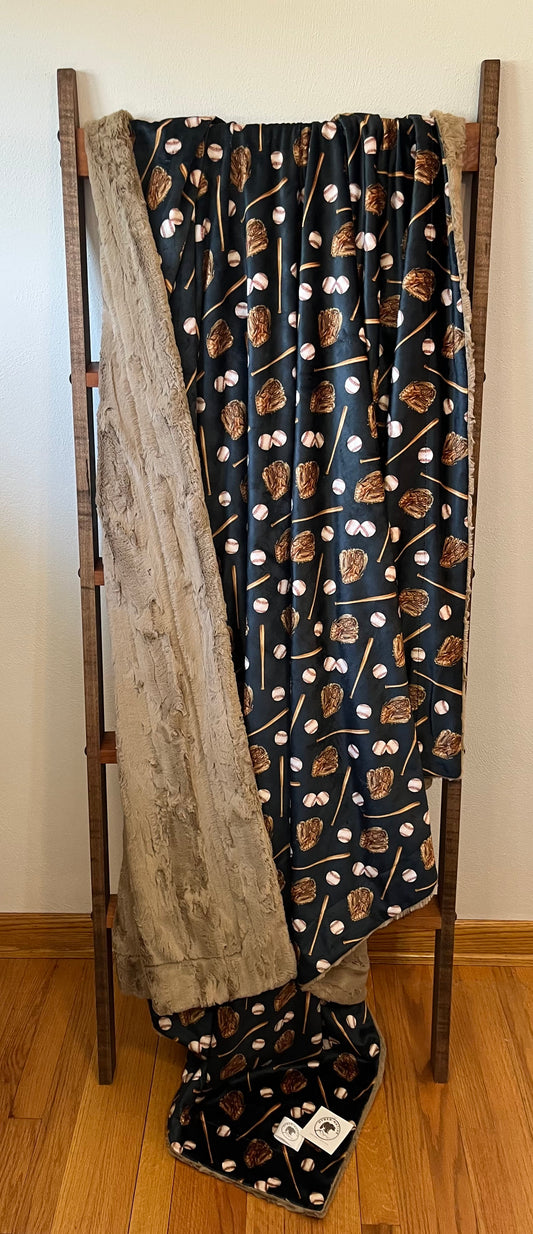Vintage Baseball/Cappuccino Willow Summit Throw