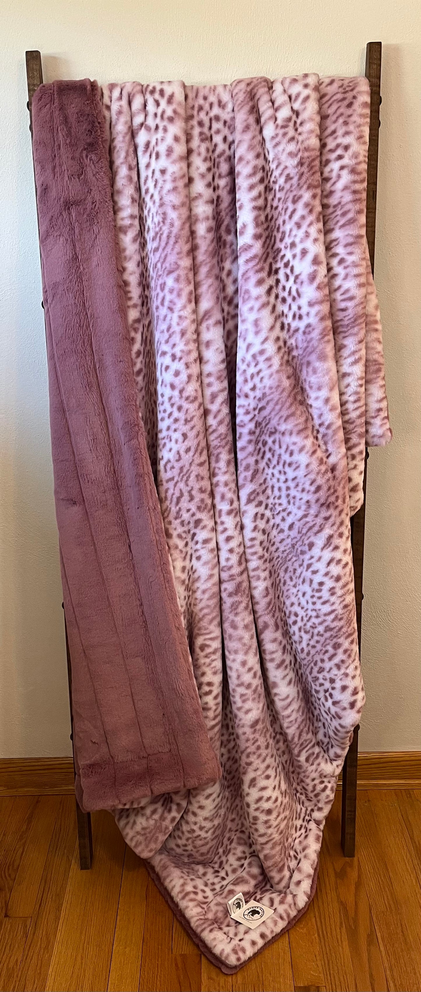 Woodrose Savanna/Wildrose Sydney Summit Throw